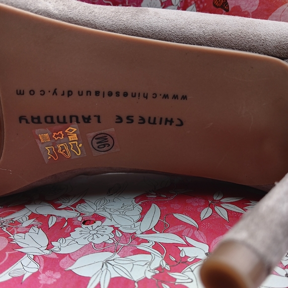 Sued Tan High Heels - Picture 5 of 6